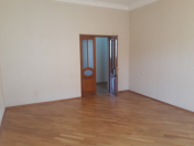 Satılır 3 otaqlı 110 m2 köhnə tikili Nəsimi r.