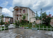 İcarəyə verilir 4 otaqlı 280 m2 yeni tikili Qəbələ