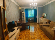 Satılır 2 otaqlı 65 m2 köhnə tikili Xalqlar Dostluğu m.