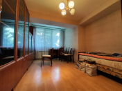 Satılır 4 otaqlı 122 m2 köhnə tikili Elmlər Akademiyası m.