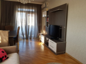 İcarəyə verilir 2 otaqlı 70 m2 köhnə tikili Xalqlar Dostluğu m.