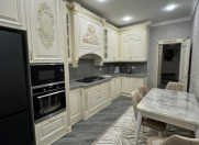 İcarəyə verilir 3 otaqlı 150 m2 yeni tikili Axundov bağı