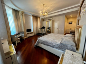 Satılır 5 otaqlı 260 m2 yeni tikili Memar Əcəmi m.