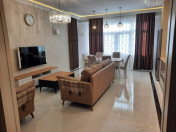 İcarəyə verilir 3 otaqlı 107 m2 yeni tikili 28 May m.