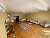 İcarəyə verilir 3 otaqlı 170 m2 yeni tikili Elmlər Akademiyası m.