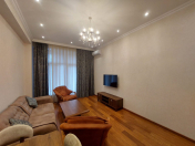 Satılır 2 otaqlı 70 m2 yeni tikili Gənclik m.