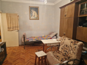 Satılır 2 otaqlı 45 m2 köhnə tikili Memar Əcəmi m.