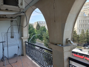 Satılır 3 otaqlı 90 m2 köhnə tikili Yasamal r.