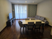 İcarəyə verilir 3 otaqlı 110 m2 yeni tikili Səbail r.
