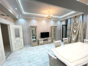 İcarəyə verilir 3 otaqlı 140 m2 yeni tikili Ağ şəhər