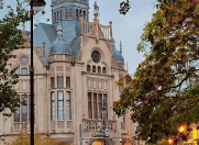 Satılır 3 otaqlı 130 m2 yeni tikili İçəri Şəhər m.