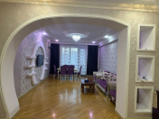 Satılır 3 otaqlı 135 m2 yeni tikili Elmlər Akademiyası m.