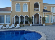 İcarəyə verilir 6 otaqlı 400 m2 bağ evi Mərdəkan