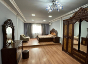 İcarəyə verilir 4 otaqlı 160 m2 köhnə tikili Səbail r.