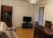 İcarəyə verilir 3 otaqlı 70 m2 həyət evi Nizami m.