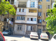 Satılır 2 otaqlı 46 m2 köhnə tikili Elmlər Akademiyası m.