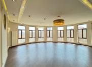 Satılır 4 otaqlı 196 m2 yeni tikili Şah İsmayıl Xətai m.