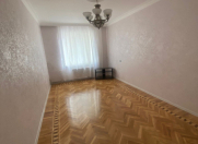 Satılır 4 otaqlı 120 m2 köhnə tikili Elmlər Akademiyası m.