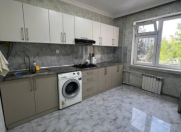 Satılır 3 otaqlı 95 m2 köhnə tikili Sərhədçi İdman kompleksi