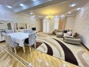 Satılır 3 otaqlı 170 m2 yeni tikili 28 May m.