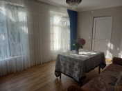 İcarəyə verilir 2 otaqlı 100 m2 həyət evi Qax