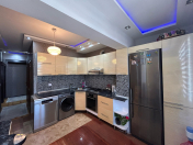 Satılır 4 otaqlı 100 m2 köhnə tikili Həzi Aslanov m.