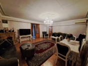 Satılır 4 otaqlı 130 m2 köhnə tikili Elmlər Akademiyası m.