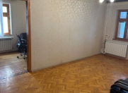 Satılır 3 otaqlı 60 m2 köhnə tikili Xalqlar Dostluğu m.