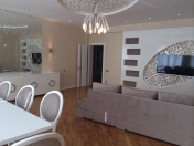 İcarəyə verilir 4 otaqlı 220 m2 yeni tikili Elmlər Akademiyası m.