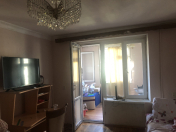 Satılır 4 otaqlı 98 m2 köhnə tikili Qələbə dairəsi