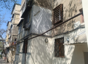 Satılır 2 otaqlı 44 m2 köhnə tikili Bakıxanov