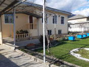 İcarəyə verilir 3 otaqlı 150 m2 bağ evi Qax