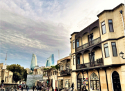 Satılır 5 otaqlı 200 m2 köhnə tikili İçəri Şəhər m.