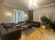 İcarəyə verilir 3 otaqlı 174 m2 yeni tikili 8 Noyabr m.