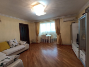 Satılır 3 otaqlı 60 m2 köhnə tikili 1 mkr