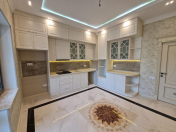 Satılır 3 otaqlı 120 m2 yeni tikili Ağ şəhər