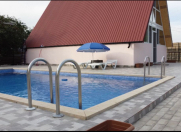 İcarəyə verilir 15 otaqlı 10000 m2 bağ evi Quba