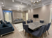 Satılır 4 otaqlı 140 m2 yeni tikili Elmlər Akademiyası m.