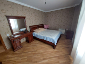 Satılır 4 otaqlı 110 m2 köhnə tikili Binəqədi r.