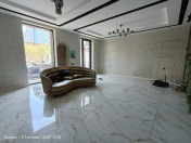 İcarəyə verilir 3 otaqlı 100 m2 obyekt Şah İsmayıl Xətai m.