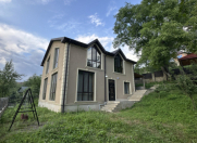 İcarəyə verilir 5 otaqlı 160 m2 bağ evi Quba