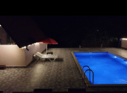 İcarəyə verilir 15 otaqlı 10000 m2 bağ evi Quba