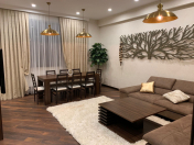 İcarəyə verilir 3 otaqlı 111 m2 yeni tikili 28 May m.