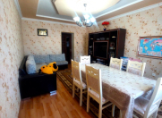 Satılır 4 otaqlı 100 m2 köhnə tikili Qara Qarayev m.