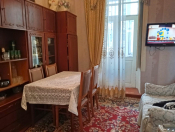 Satılır 3 otaqlı 70 m2 köhnə tikili Nizami m.