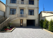 Satılır 6 otaqlı 330 m2 həyət evi Bakıxanov
