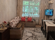 Satılır 2 otaqlı 45 m2 köhnə tikili Zərifə Əliyeva adına park