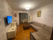 Satılır 3 otaqlı 86 m2 köhnə tikili Yasamal r.