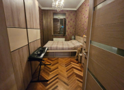 Satılır 3 otaqlı 95 m2 köhnə tikili Yasamal r.