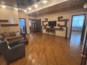 İcarəyə verilir 4 otaqlı 180 m2 yeni tikili Nəsimi r.